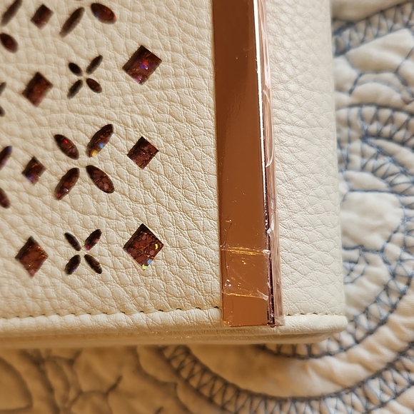 Purse - Picture 3 of 5